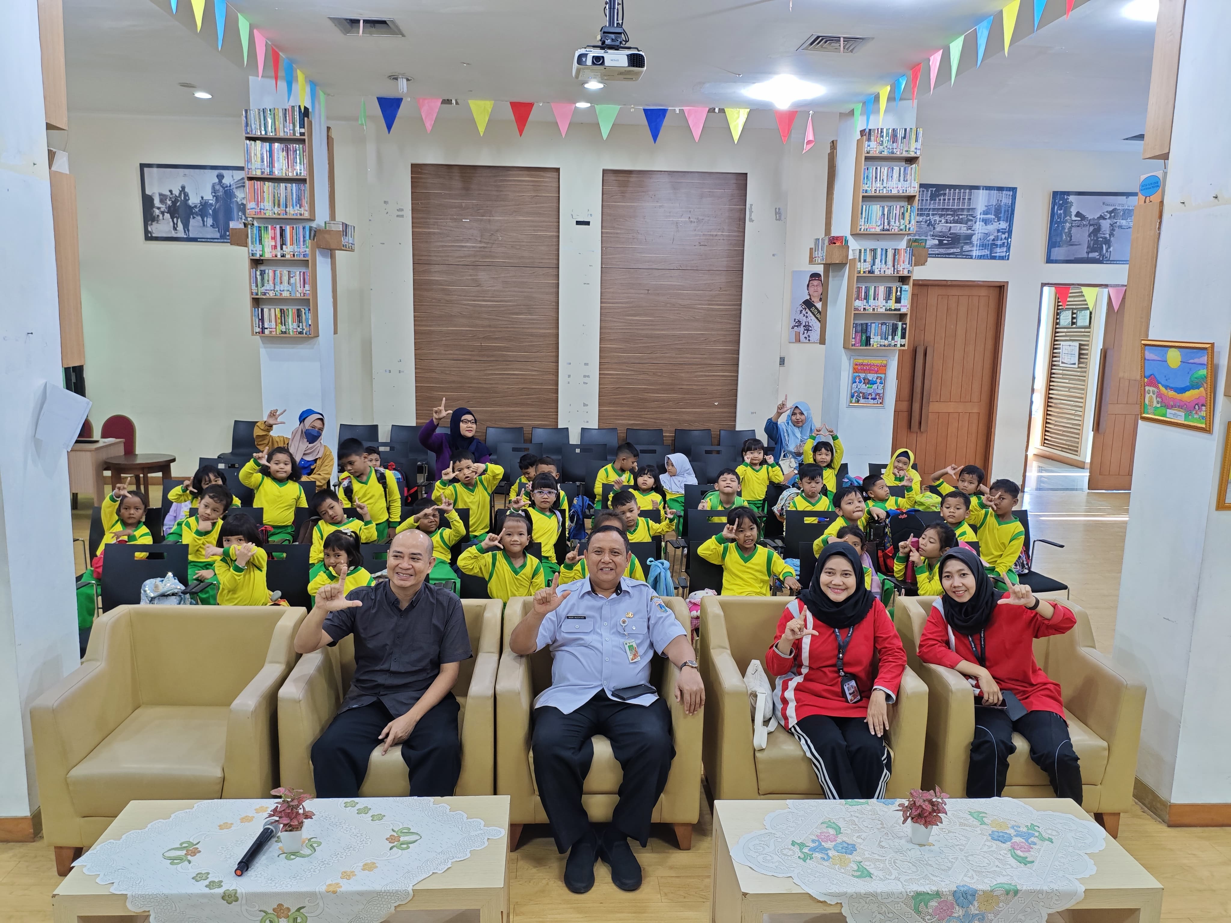 Ketupat Betawi Bersama TK Negeri Gambir 01 Di Perpustakaan Jakarta Pusat